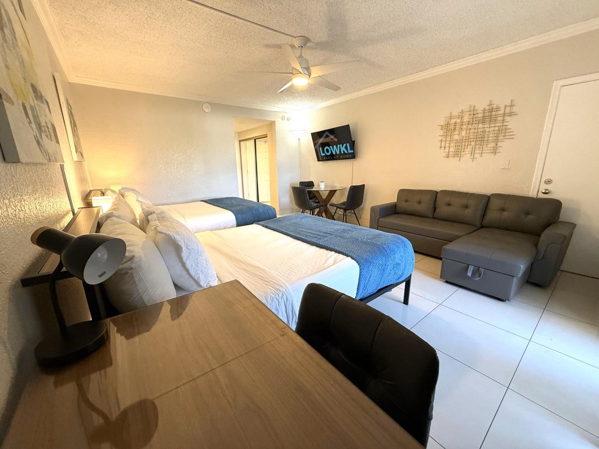 Boca Plaza Hotel